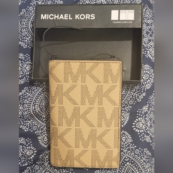 Michael Kors Gray Card Holder - Picture 1 of 2